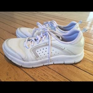 Easy Spirit Anti Gravity White Sneakers 8.5